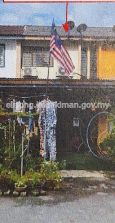 Terrace House For Auction at Section 17