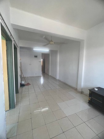Apartment For Sale at Pangsapuri Putra Raya