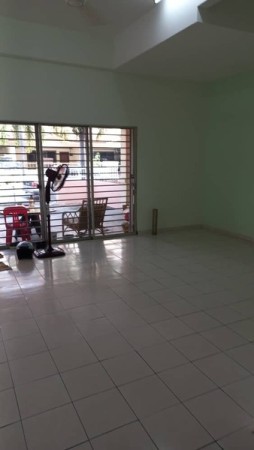 Terrace House For Rent at Taman Sri Wangi