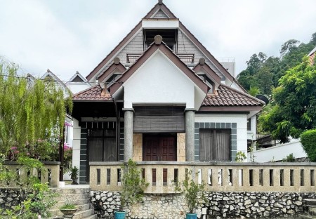 Bungalow House For Rent at Ferringhi Villa