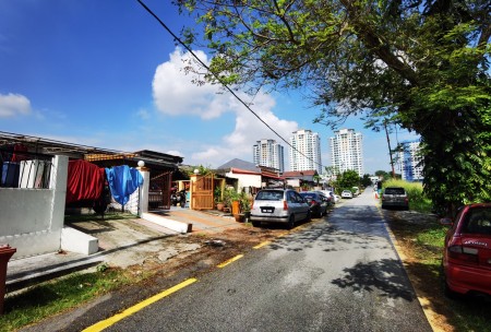 Terrace House For Sale at Section 51A