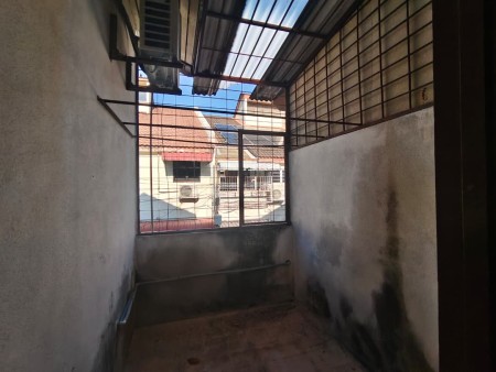 Terrace House For Sale at Island Glades