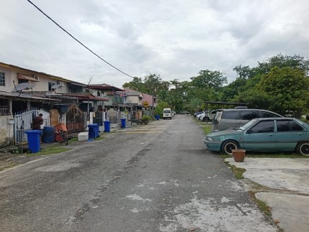 Terrace House For Sale at Section 18