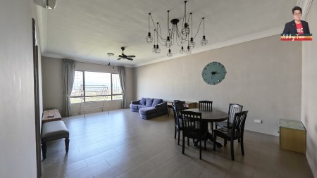 Condo For Rent at The Peak Condo