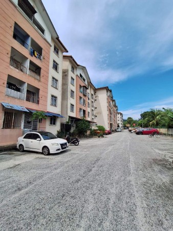 Apartment For Sale at Pangsapuri Resak