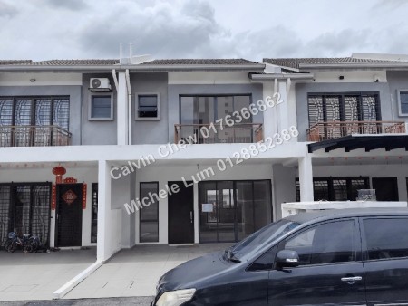 Terrace House For Auction at Diamond Residence