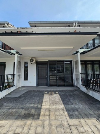 Terrace House For Sale at Elmina Valley 1