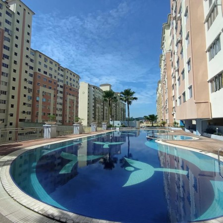 Serviced Residence For Sale at Kompleks Suria Kinrara