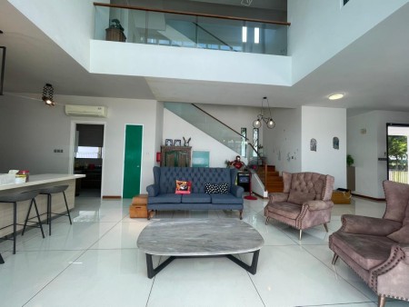 Bungalow House For Rent at Isola Grandeur