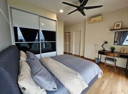 Condo Room for Rent at Bay 21