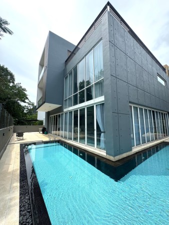 Bungalow House For Rent at Nadayu