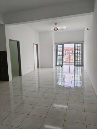 Apartment For Sale at Suria Residence