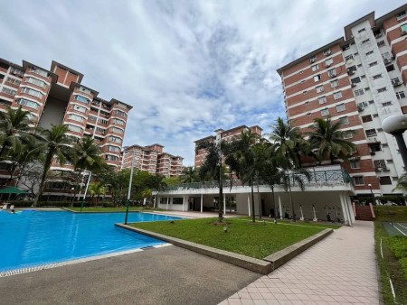 Condo For Sale at Green Acre Park