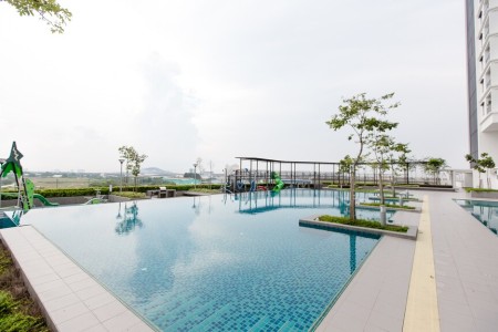 Serviced Residence For Auction at The Edge Residence