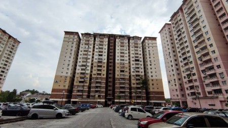Apartment For Sale at Laguna Biru