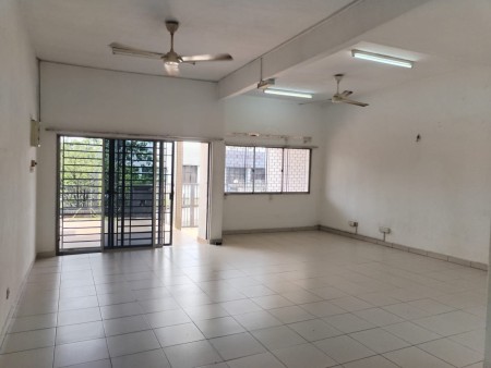 Bungalow House For Rent at Taman Taynton View