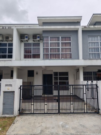Terrace House For Rent at Imperial Jade