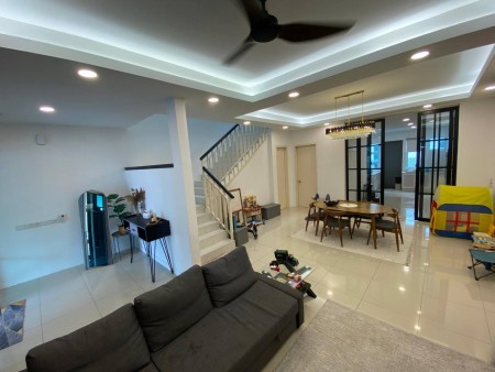 Terrace House For Sale at Chimes