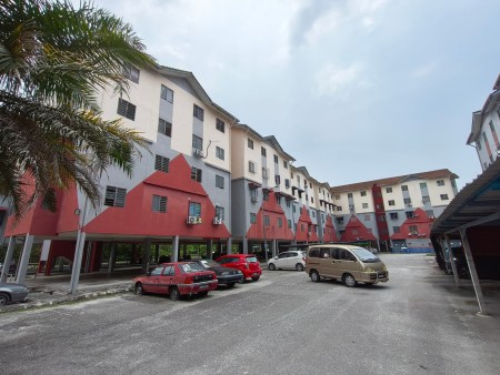 Apartment For Sale at Sandalwood Court