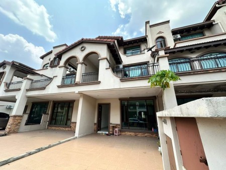 Terrace House For Sale at Diamond City