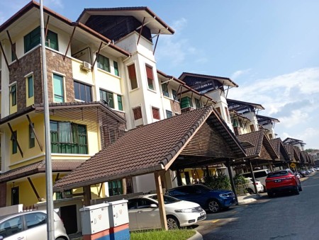 Townhouse For Sale at Avenue Two