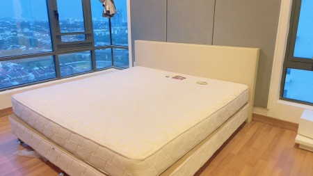 Condo For Rent at Eve Suite