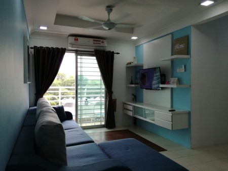 Apartment For Sale at Vistaria Apartment