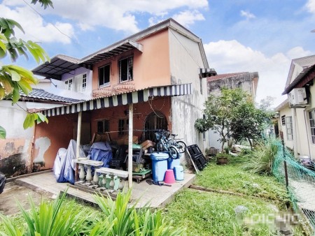 Terrace House For Sale at Section 18