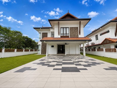 Bungalow House For Sale at Alam Sari
