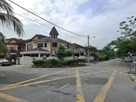 Terrace House For Sale at Section 3