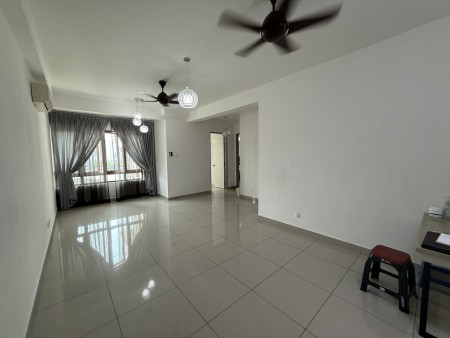 Terrace House For Rent at Rafflesia Condominium