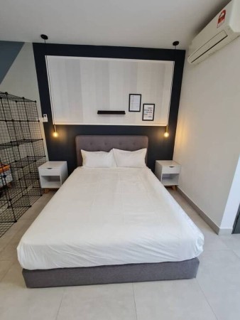 Condo Room for Rent at Desa Petaling Flat