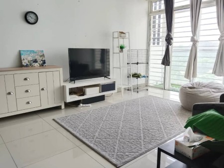 Condo For Rent at Dwiputra Residences