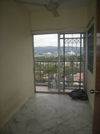 Apartment Room for Rent at Menara Alpha