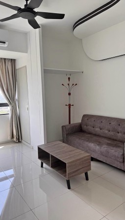 Condo Room for Rent at The Straits Regency