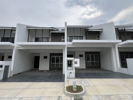 Terrace House For Sale at Tamansari