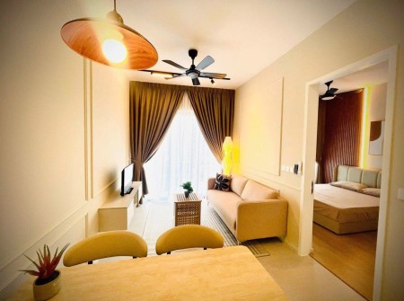 Condo For Rent at The Peak Residences