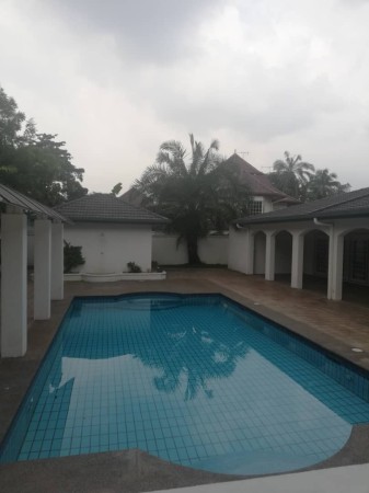 Bungalow House For Sale at Taman U-Thant