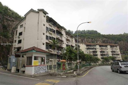 Apartment For Rent at Mutiara Court