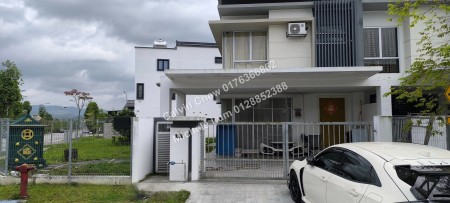 Terrace House For Auction at Garland Residence