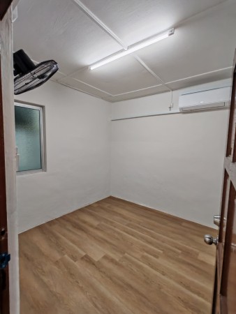 Flat For Rent at Taman Ungku Tun Aminah