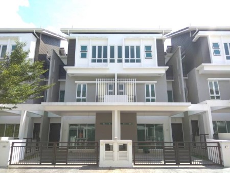 Terrace House For Sale at Tiara South