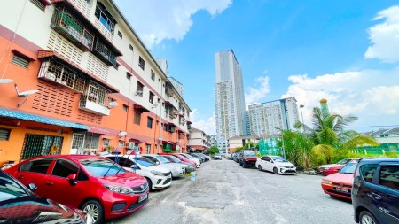 Apartment For Sale at Seri Perindu Apartment