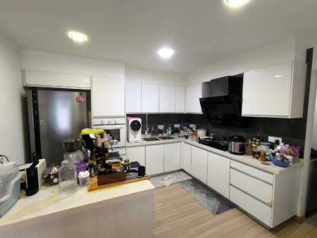 Condo For Rent at The Golden Triangle