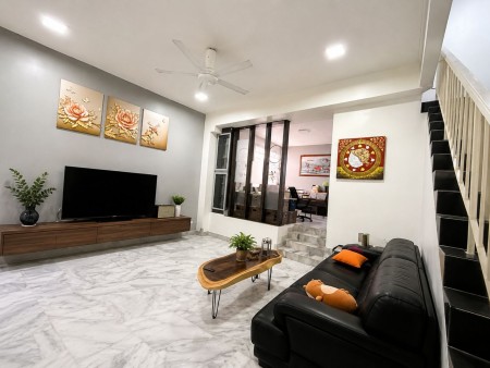 Terrace House For Rent at SL7