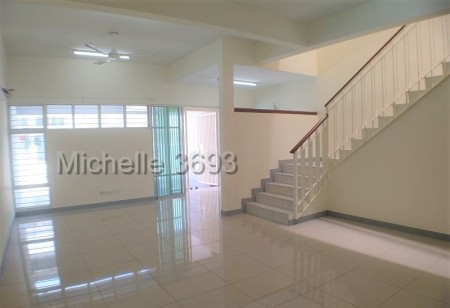 Terrace House For Rent at Chimes