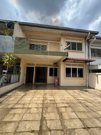 Townhouse For Rent at Taman Paramount