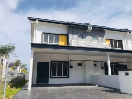 Terrace House For Rent at Cybersouth