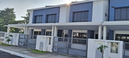 Apartment For Rent at Section 30