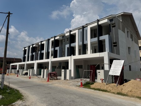 Terrace House New Launch at Taman Universiti